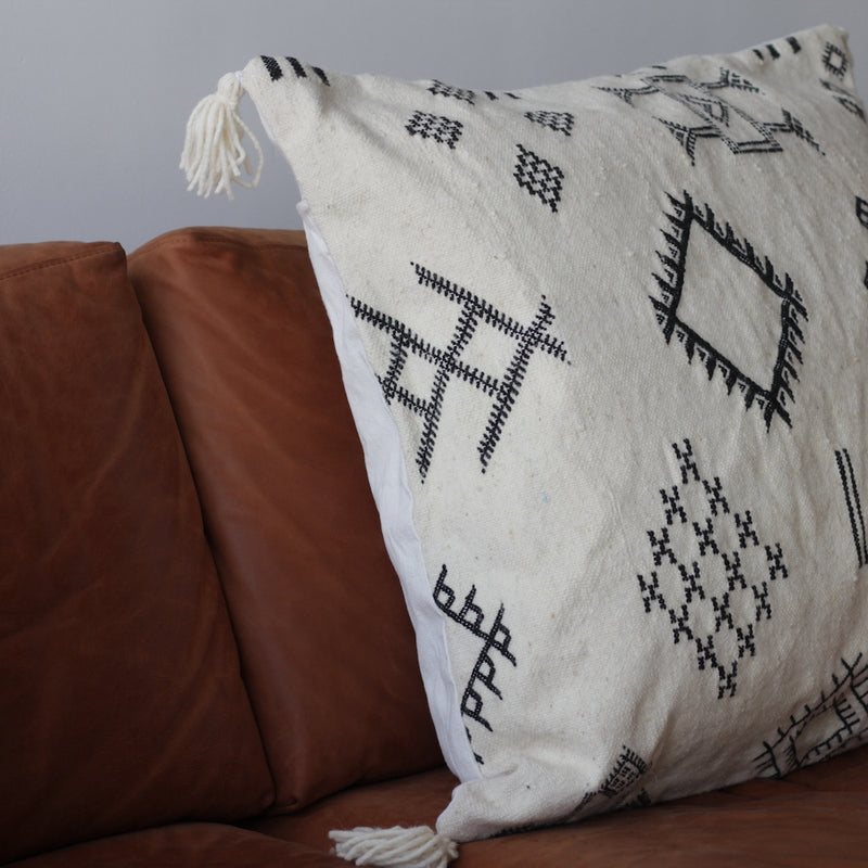 Moroccan Cushion / Beni ourain , Azilal 67×67 / Black