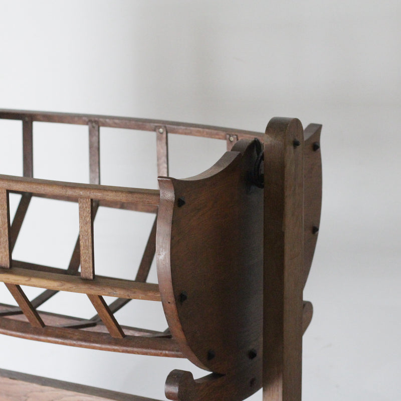 Wooden Cradle 木製ゆりかご