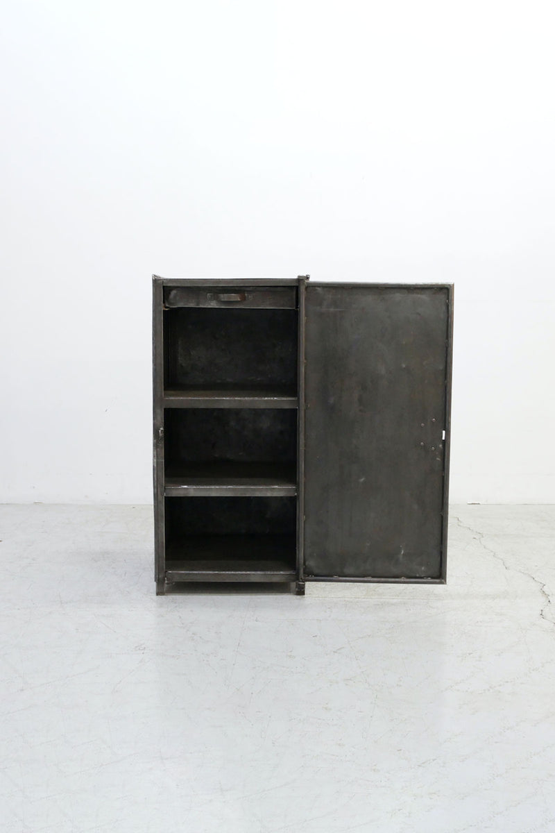 Industrial Cabinet "A" 鉄製 キャビネット